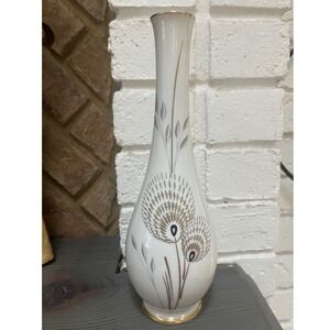Bavaria West Germany vase glossy white with reeds and peacock feather Eschenbach